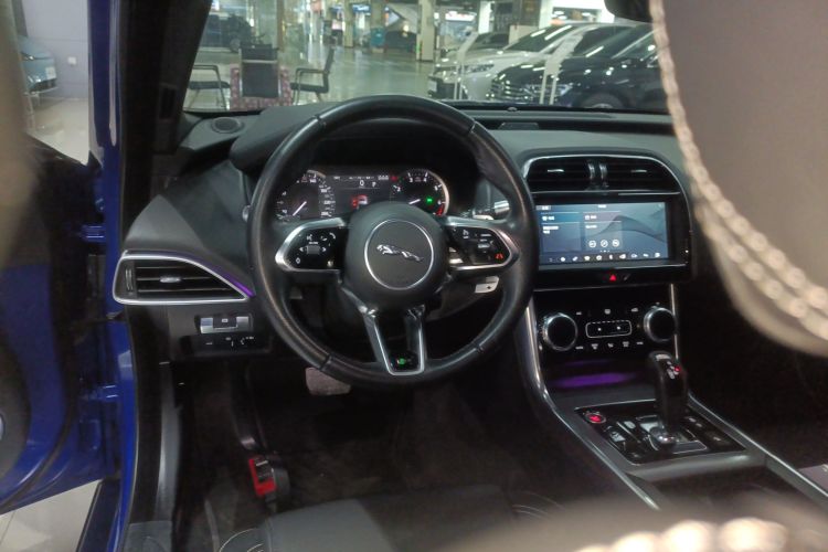 捷豹XEL 2020款 2.0T 200PS R-DYNAMIC 青春运动版局部细节13