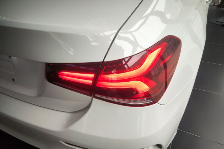 奔驰A级 2021款 A 200 L 运动轿车时尚型车身外观6001