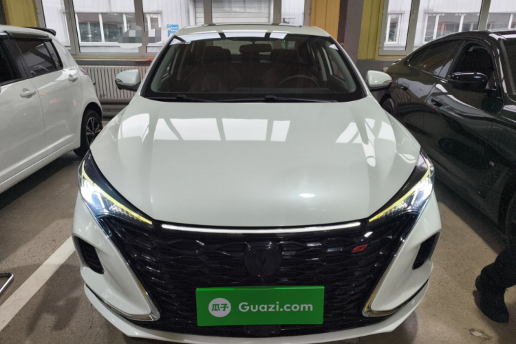 长安 逸动 2021款 PLUS 蓝鲸NE 1.4T GDI DCT尊贵型车身外观2