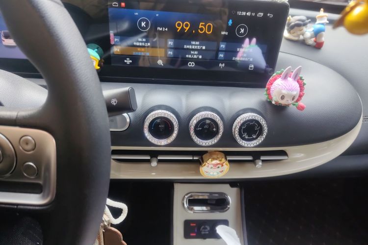 五菱汽车 五菱缤果 2023款 203km 轻享款中控内饰16