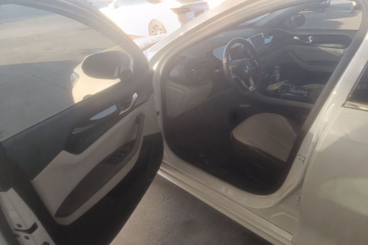 比亚迪 秦PLUS 2024款 荣耀版 DM-i 55KM领先型中控内饰20