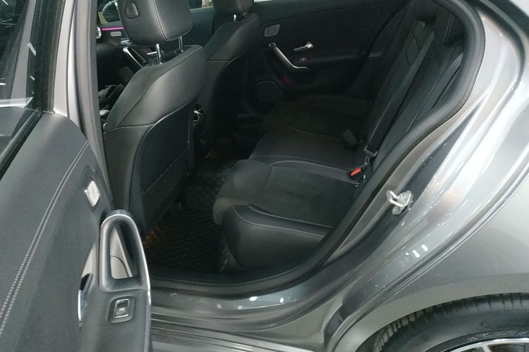 奔驰A级 2020款 改款 A 200 L 运动轿车时尚型中控内饰21