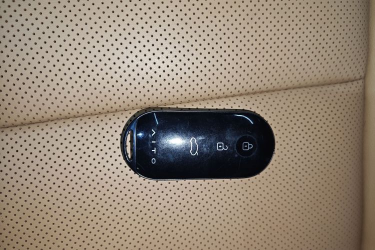 鸿蒙智行 问界M5 2022款 增程四驱性能版中控内饰7001