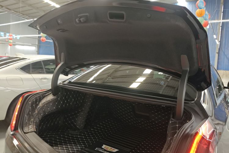 凯迪拉克CT6 2017款 28T 领先型机舱底盘23