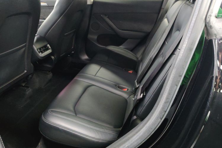 特斯拉 Model Y 2022款 后轮驱动版中控内饰21
