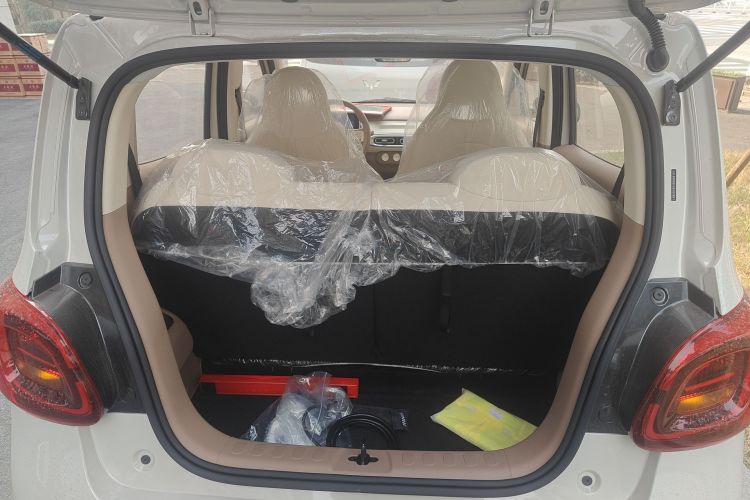 五菱汽车 宏光MINIEV 2025款 四门版 进阶款机舱底盘23