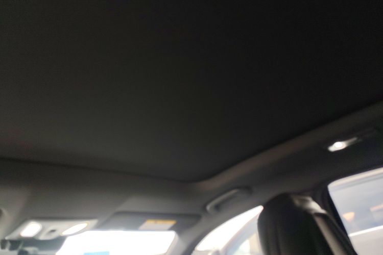 长安UNI-V 2022款 1.5T 尊贵型中控内饰22