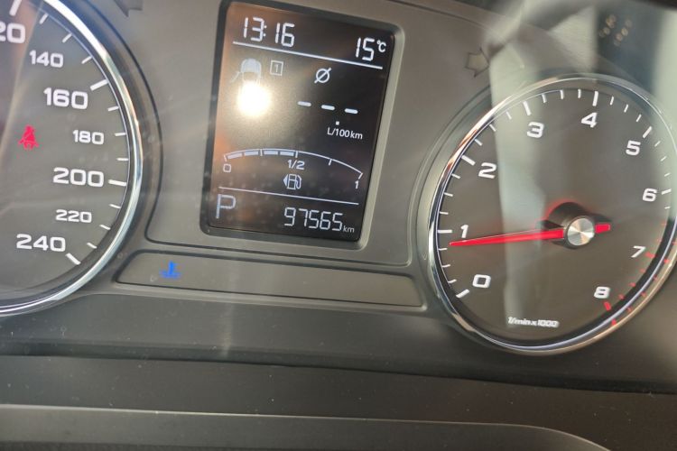 荣威i6 2017款 16T 自动互联智享版中控内饰15