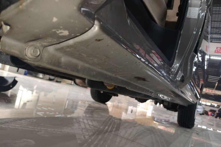 东风风行 菱智 2022款 M5L 2.0L 实用型 7座局部细节9002