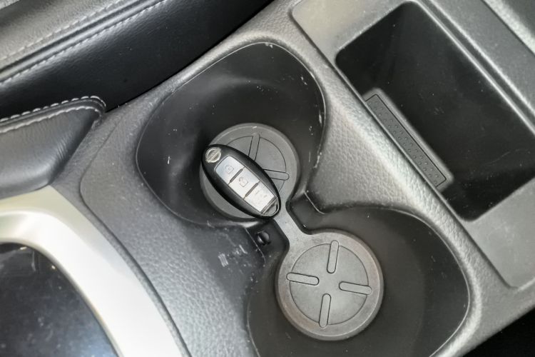 日产 奇骏 2014款 2.0L CVT舒适版 2WD中控内饰11