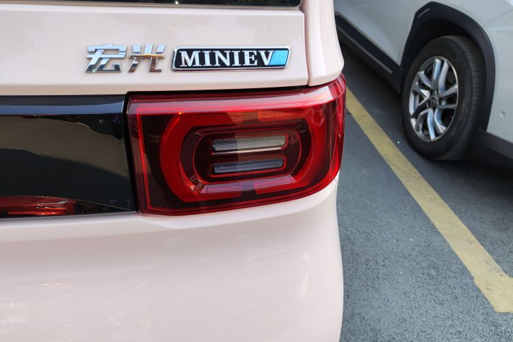 五菱汽车 宏光MINIEV 2021款 马卡龙臻享款 磷酸铁锂车身外观6001