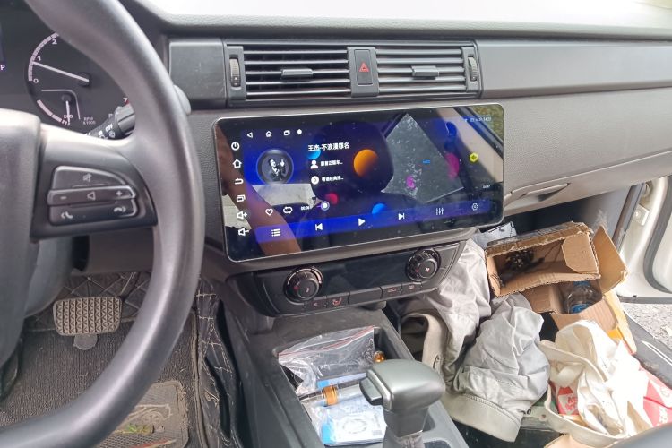 观致3 2018款 三厢 1.6L 自动领先型中控内饰16