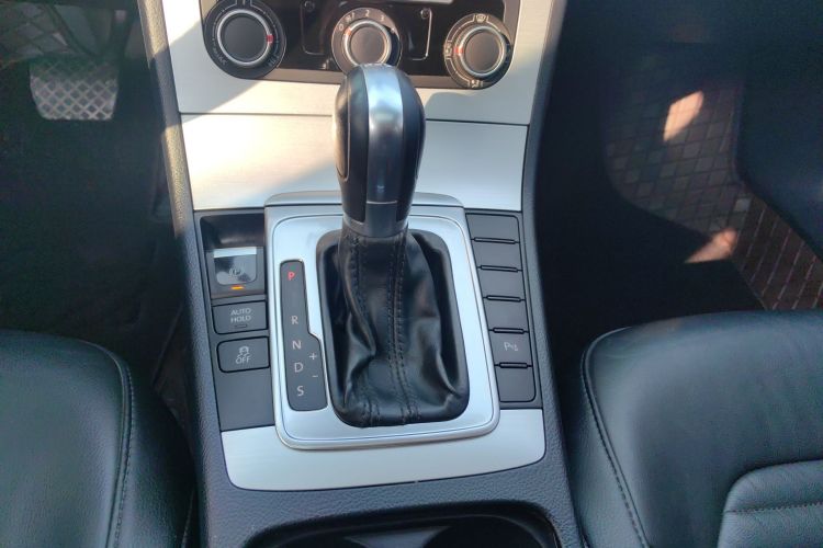 大众 迈腾 2016款 1.8TSI 智享舒适型中控内饰18