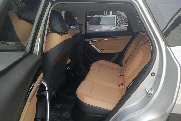 吉利汽车 博越L 2023款 1.5TD DCT尊贵型中控内饰7004