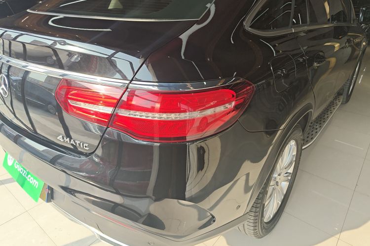 奔驰GLE轿跑 2015款 GLE 320 4MATIC 轿跑SUV车身外观9