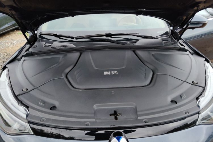 腾势N8 2023款 四驱超混旗舰七座版机舱底盘24