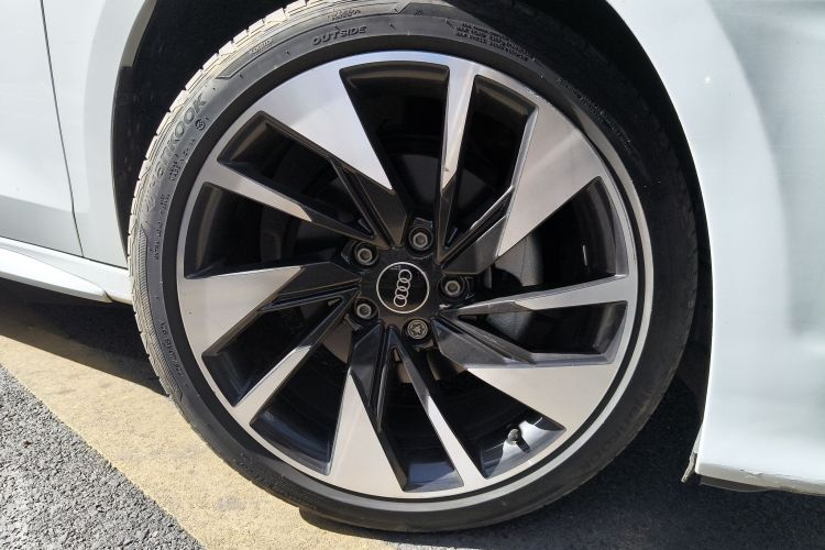 奥迪A3 2023款 改款 A3L Limousine 35 TFSI 时尚运动型车身外观10