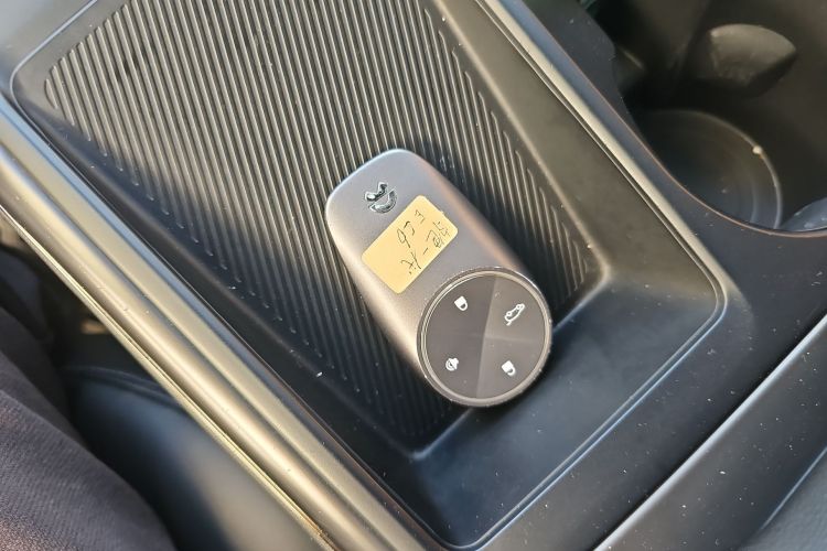 蔚来EC6 2020款 605KM 运动版中控内饰11