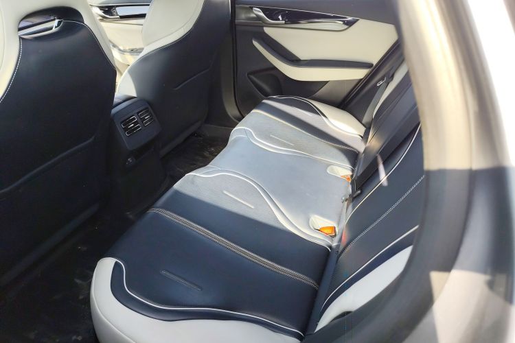 比亚迪 秦PLUS 2023款 冠军版 DM-i 120KM卓越型中控内饰21