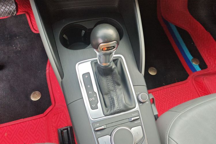 奥迪A3 2017款 Limousine 35 TFSI 时尚型中控内饰18