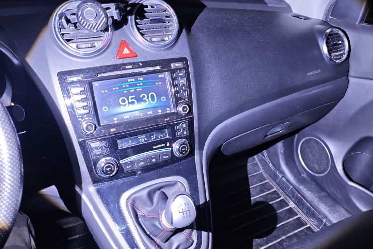 哈弗H6 2014款 升级版 1.5T 手动两驱精英型中控内饰16