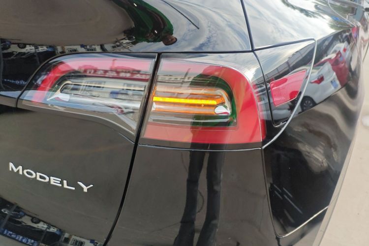 特斯拉 Model Y 2022款 改款 后轮驱动版车身外观6006