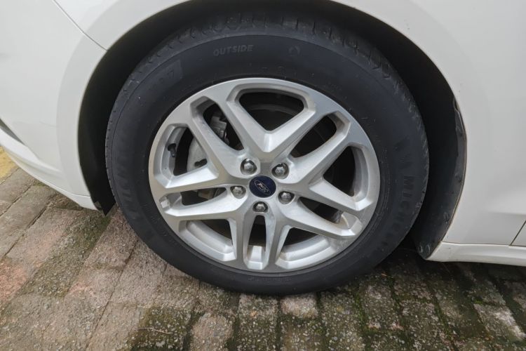 福特 蒙迪欧 2013款 1.5L GTDi180时尚型车身外观35