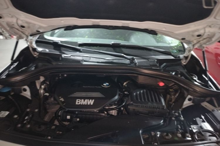 宝马2系旅行车 2018款 218i 时尚型机舱底盘24