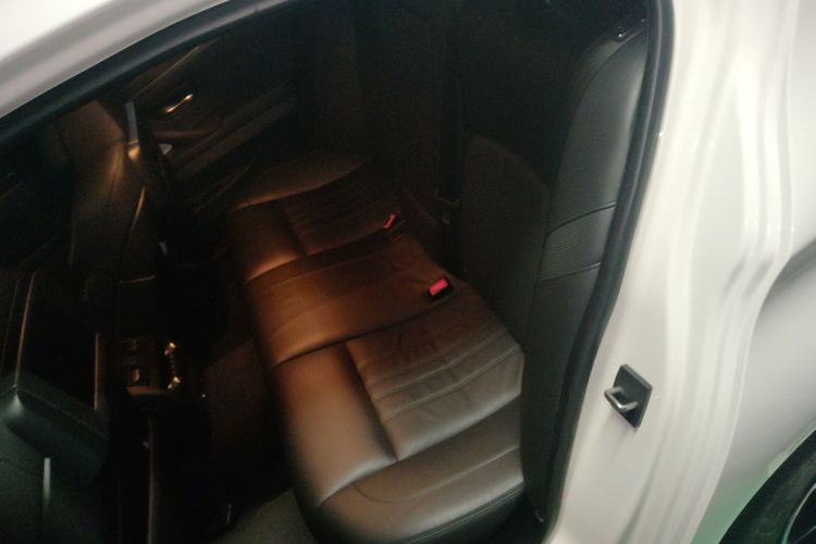 宝马M5 2012款 M5中控内饰21