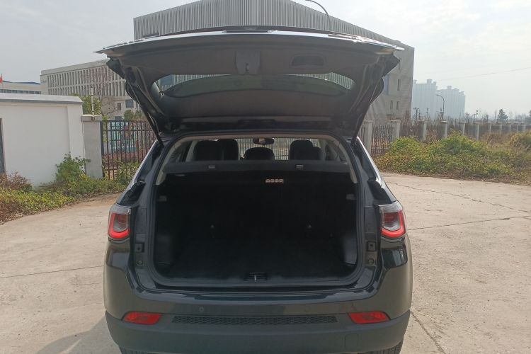 Jeep 指南者 2017款 200T 自动家享版机舱底盘23