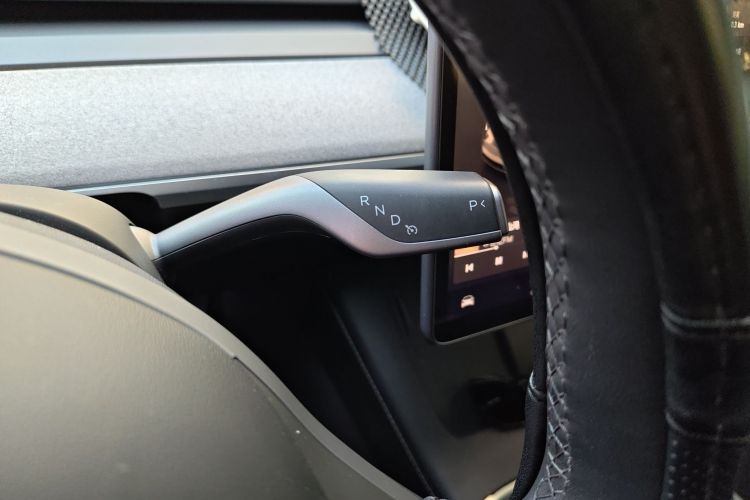 特斯拉 Model Y 2024款 后轮驱动版中控内饰18