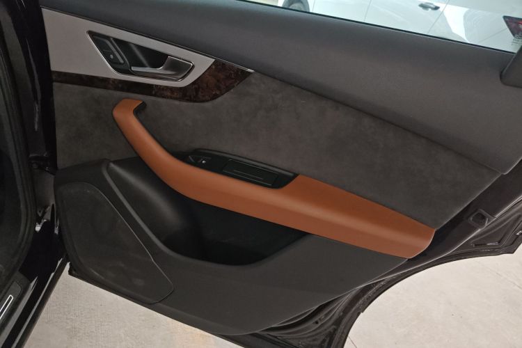 奥迪Q7 2019款 55 TFSI 技术型中控内饰7006