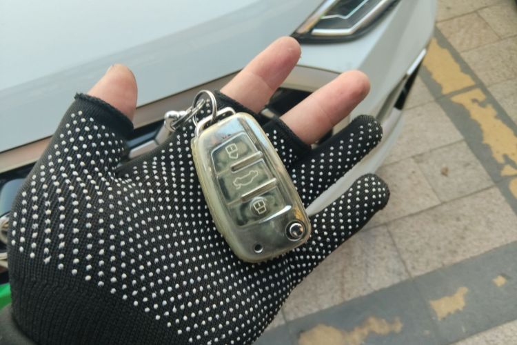 奥迪Q3 2024款 35 TFSI 时尚动感型中控内饰11