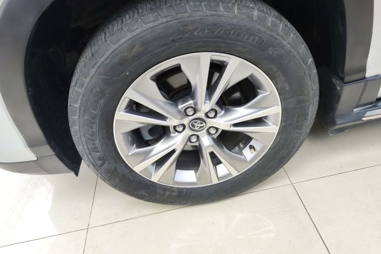 丰田 汉兰达 2018款 2.0T 两驱精英版 5座 国VI车身外观6004