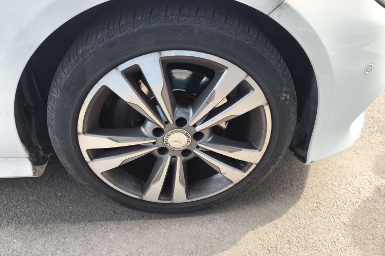 奔驰E级 2015款 改款 E 260 L 运动型车身外观6001