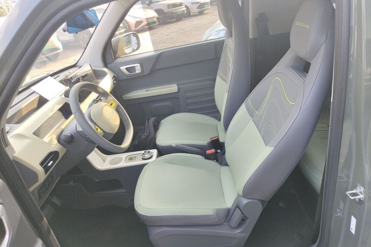 吉利银河 2024款 200km 熊猫骑士中控内饰19