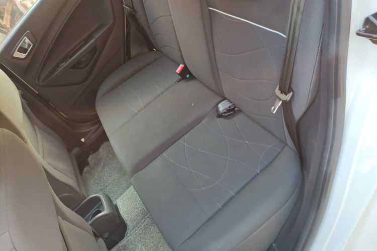 福特 嘉年华 2013款 两厢 1.5L 自动时尚型中控内饰21