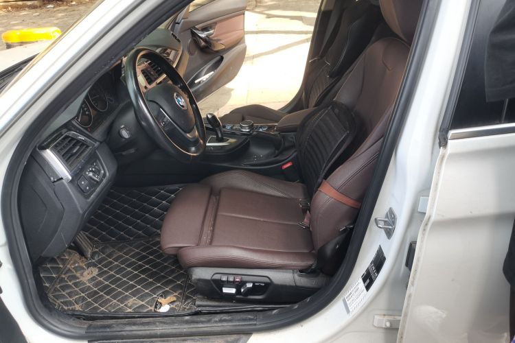 宝马3系 2019款 320Li 时尚型中控内饰19