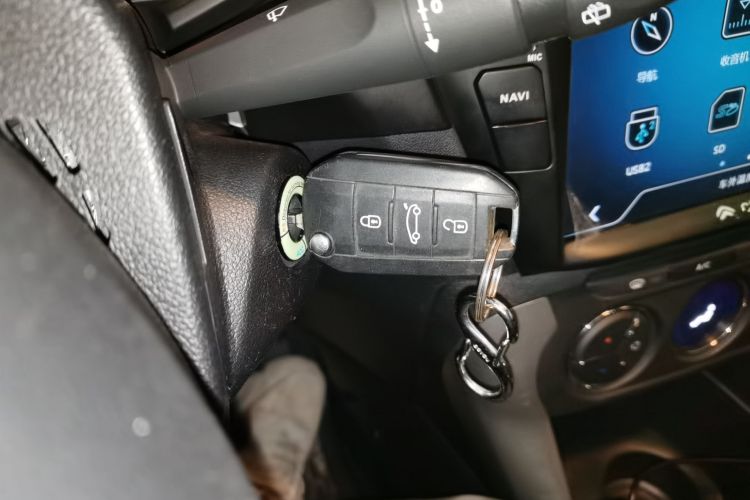 雪铁龙C3-XR 2015款 1.6L 自动先锋型中控内饰11