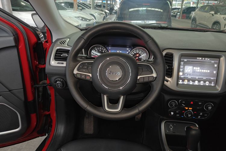 Jeep 指南者 2017款 200T 自动家享版局部细节13