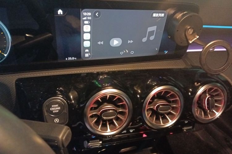 奔驰CLA 2021款 CLA 260 4MATIC中控内饰16