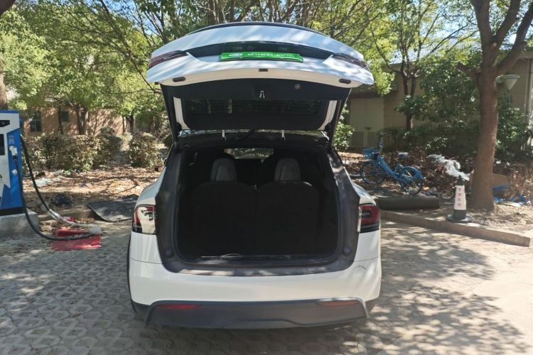 特斯拉 Model X 2023款 双电机全轮驱动版中控内饰23