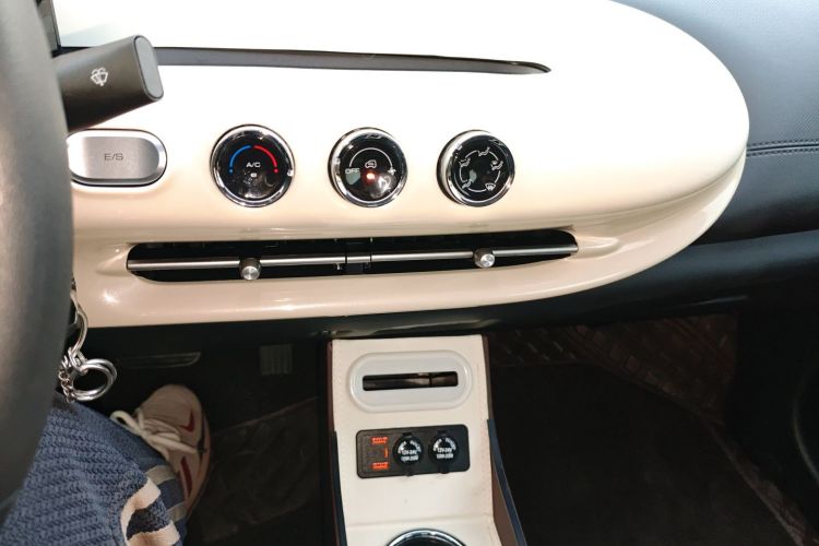 五菱汽车 五菱缤果 2024款 203km 轻享款中控内饰16