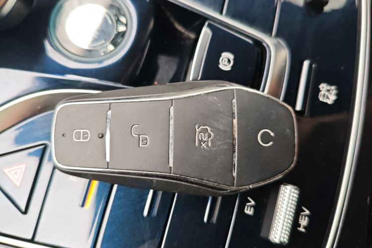 比亚迪 秦PLUS 2023款 冠军版 DM-i 120KM卓越型中控内饰7001