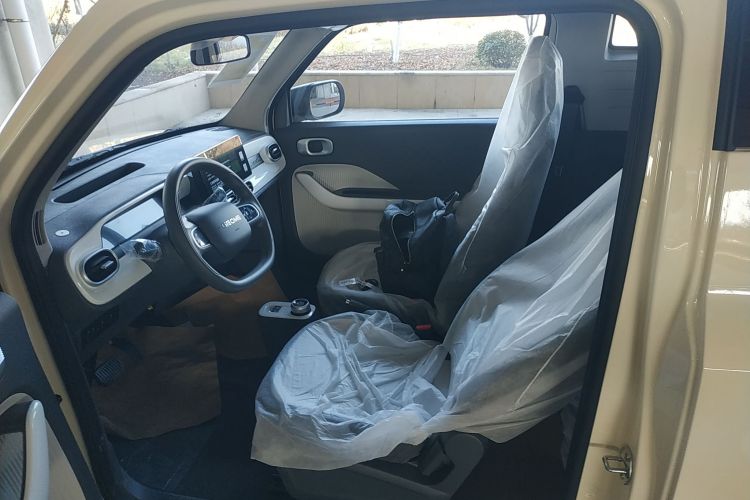 吉利银河 熊猫 2025款 210km 元气熊中控内饰19