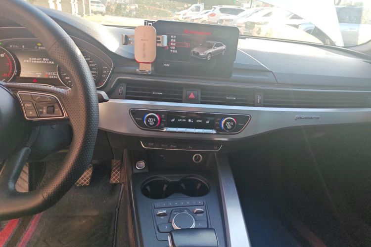 奥迪A4L 2018款 30周年年型 45 TFSI quattro 个性运动版中控内饰16