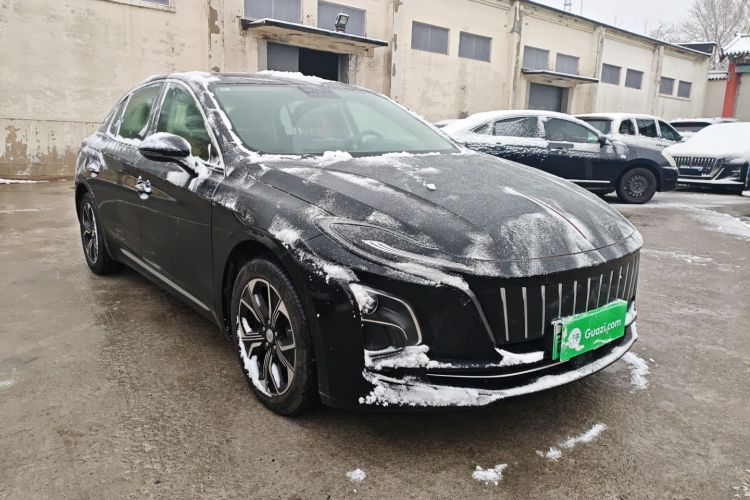 红旗E-QM5 2023款 改款 基础出行版车身外观3