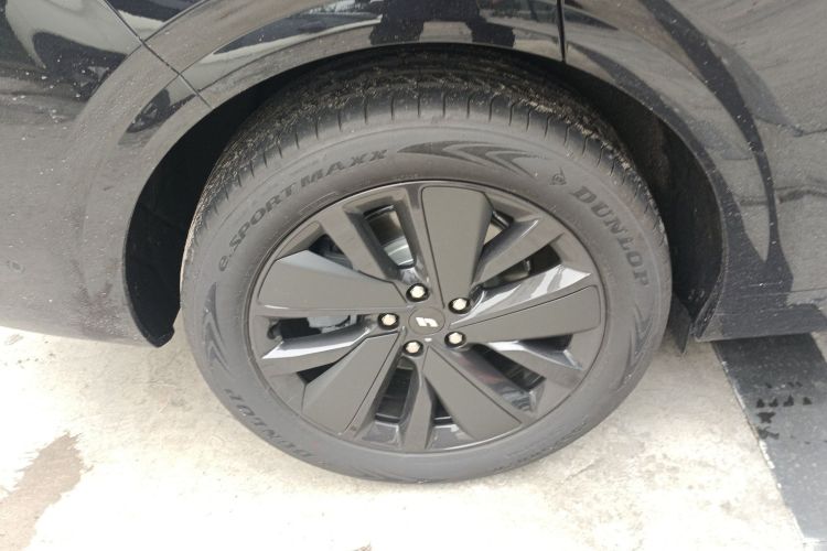 理想汽车 理想L6 2025款 Pro 智能焕新版车身外观6008