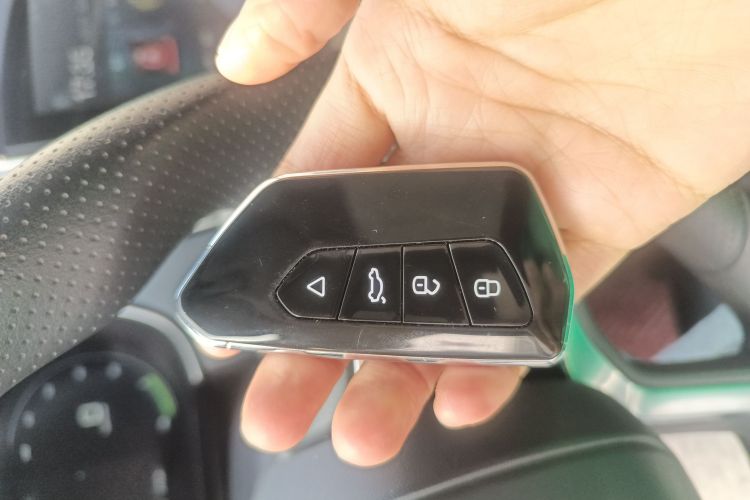 荣威i6 MAX新能源 2023款 EV 420天幕特别版中控内饰7001