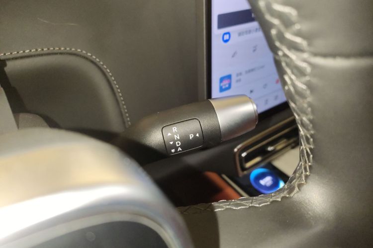 理想汽车 理想L7 2023款 Air中控内饰18